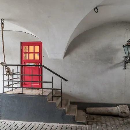 Cosy In Old City